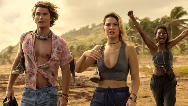 Madelyn Cline, Carlacia Grant and Chase Stokes in Outer Banks, Season 3.