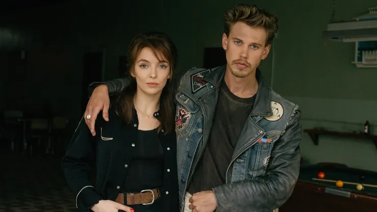 Austin Butler and Jodie Comer in The Bikeriders.