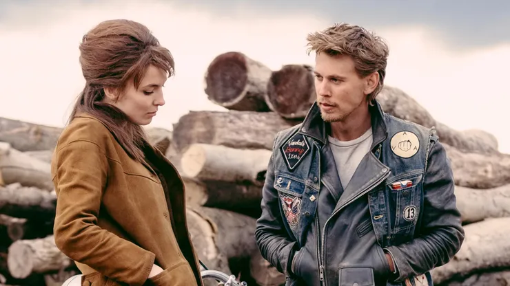 Austin Butler and Jodie Comer in "The Bikeriders".