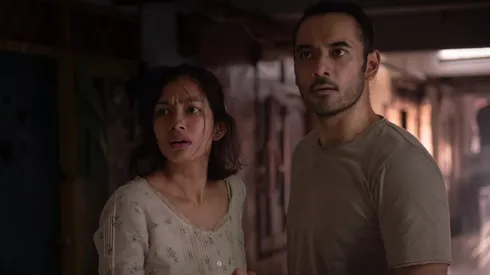Faradina Mufti (left) as Rara and Ario Bayu as Panji in a still from "Nightmares and Daydreams"