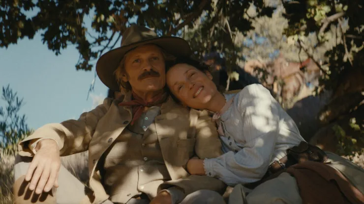 Vicky Krieps and Viggo Mortensen in The Dead Don’t Hurt.