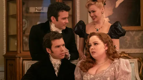 Nicola Coughlan, Luke Thompson, Luke Newton and Hannah New in Bridgerton, Season 3.