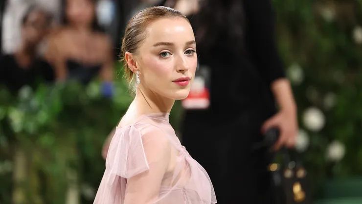 Phoebe Dynevor
