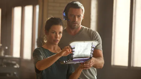 Hugh Jackman and Evangeline Lilly in Real Steel.