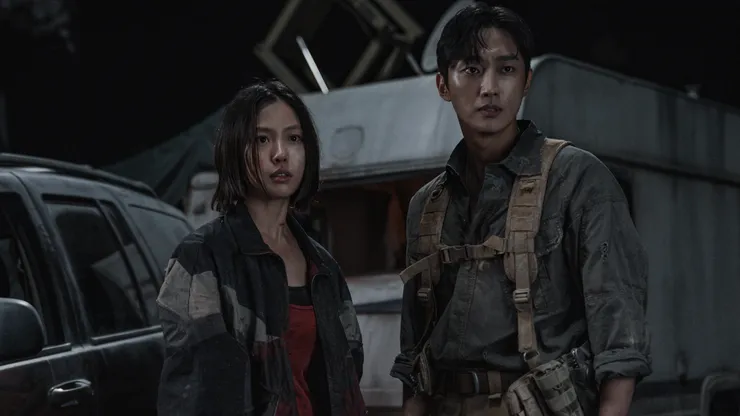 Jung Jinyoung and Go Min-si in Sweet Home.