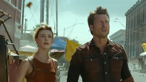 Daisy Edgar-Jones and Glen Powell