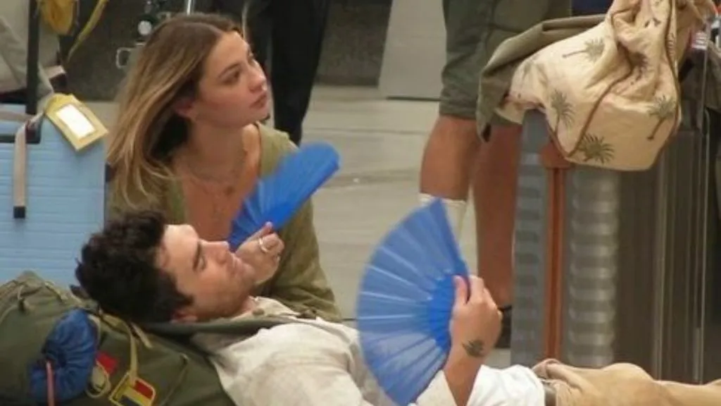 Madelyn Cline and KJ Apa