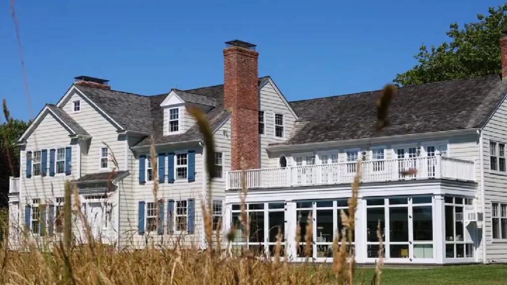 335 Town Lane, Amagansett, New York. (Source: Saunders &amp; Associates)