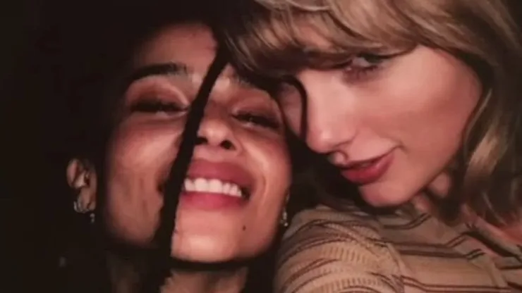 Taylor Swift and Zoë Kravitz in 2022.