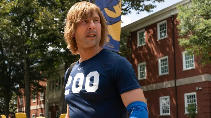 Glen Powell in Chad Powers.