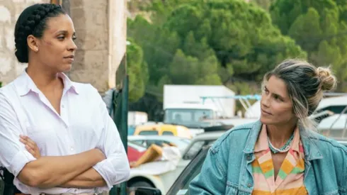 Alice Taglioni and Stéfi Celma in Nice Girls.