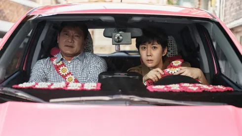 Jung Man-sik and Yum Jung-ah in "Mission: Cross"