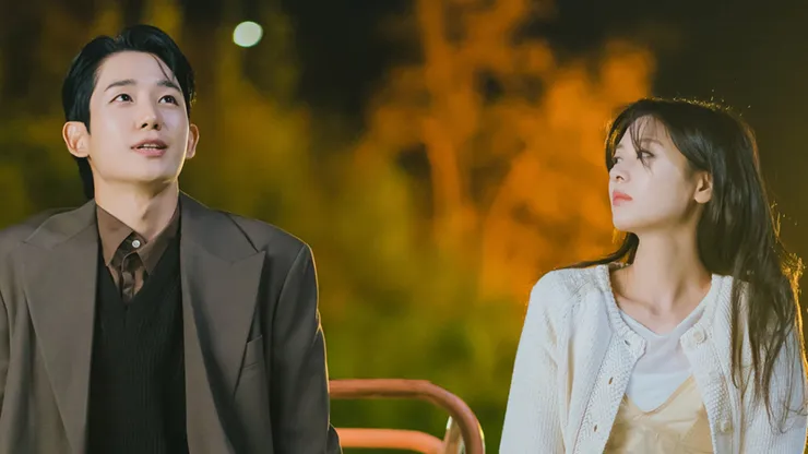 Jung So-min and Jung Hae-in in "Love Next Door".