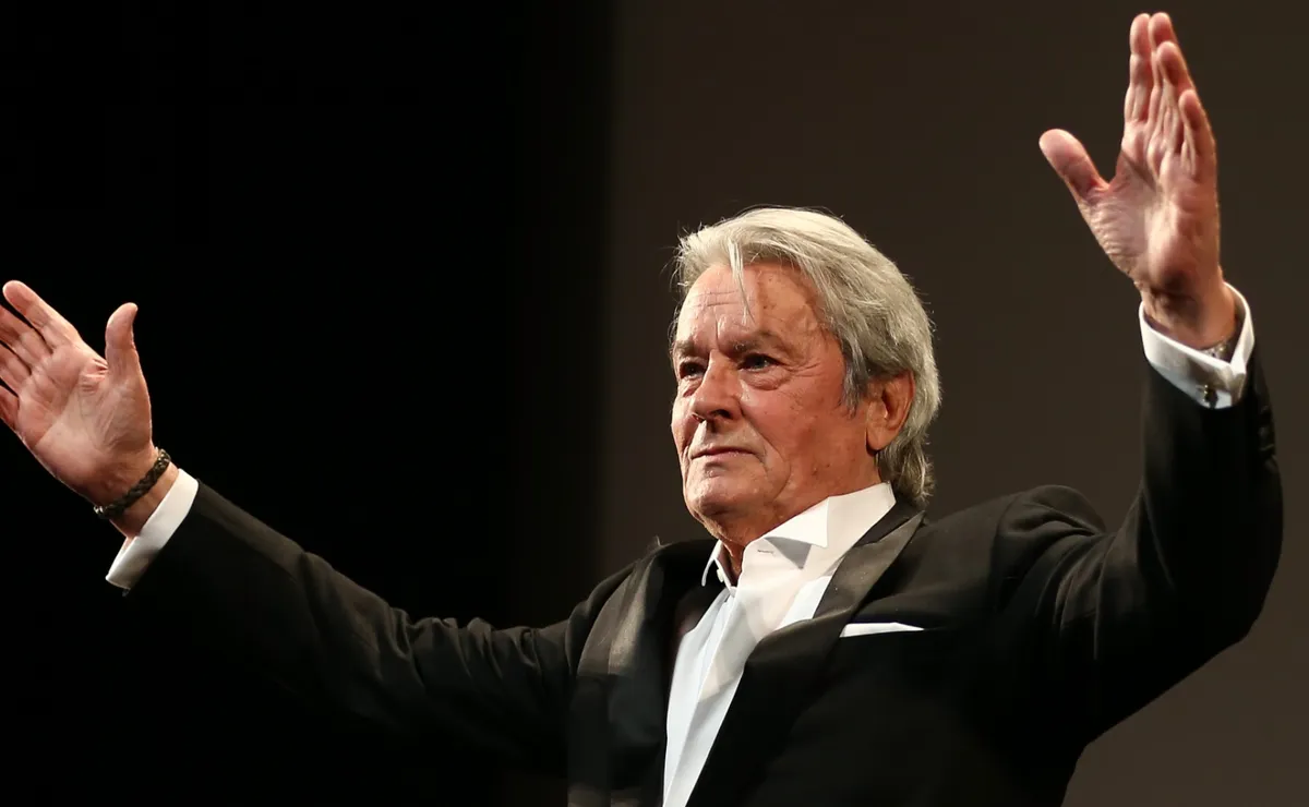 Legendary French actor Alain Delon passes away at 88 - Spoiler US