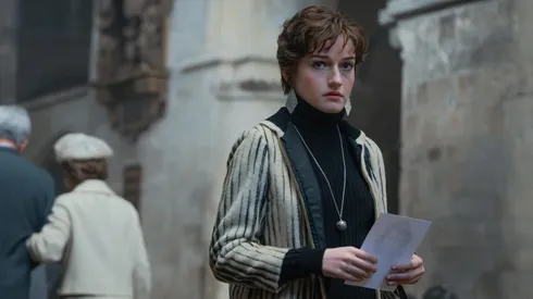 Julia Garner in Apartment 7A.