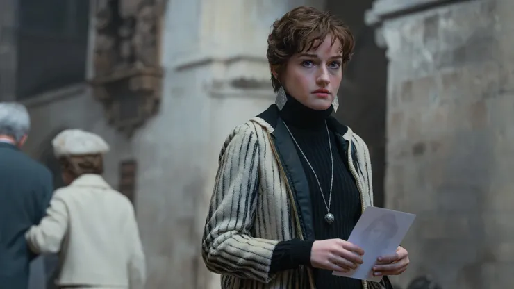Julia Garner in Apartment 7A.