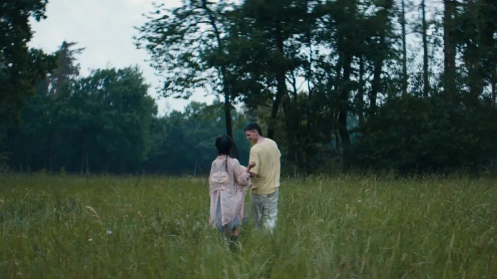 Bill Skarsgård and FKA twigs in The Crow. (Source: @FilmUpdates)