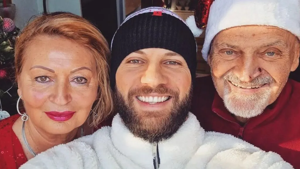 Florian Munteanu and his parents in 2023. (Source: @bignasty)