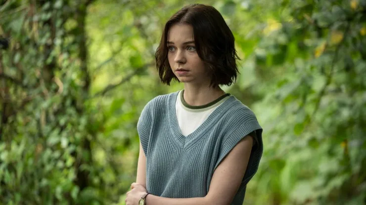 Emma Myers in A Good Girl's Guide to Murder.