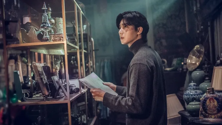 Park Seo-joon in Gyeongseong Creature, Season 2.
