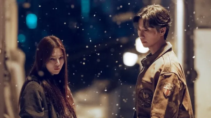 Han So Hee and Park Seo Joon in "Gyeongseong Creature",