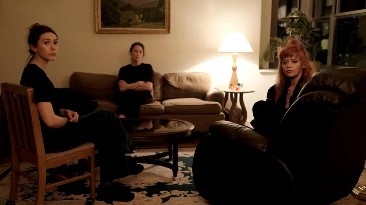 Natasha Lyonne, Elizabeth Olsen and Carrie Coon in His Three Daughters.