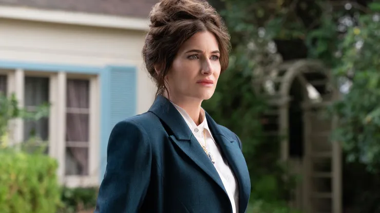 Kathryn Hahn in Agatha All Along.