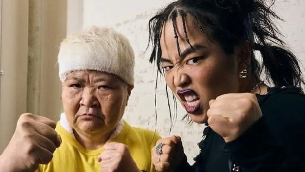 Dump Matsumoto and Yuriyan Retriever, who portrays her in