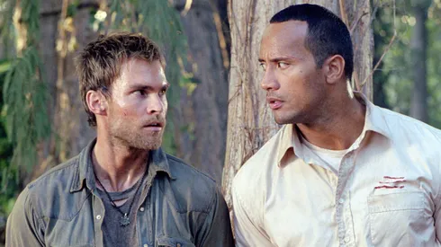 Seann William Scott and Dwayne Johnson in The Rundown.