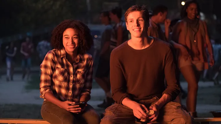 Amandla Stenberg and Harris Dickinson in The Darkest Minds.