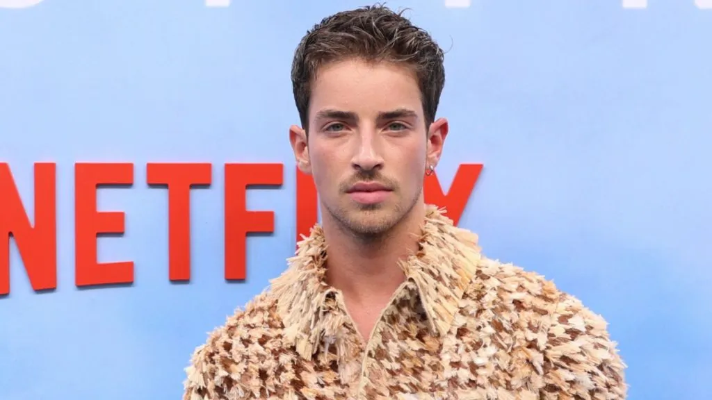 Manu Ríos attends the “Respira” premiere at Callao Cinema on August 29, 2024 in Madrid. (Source: Pablo Cuadra/Getty Images for Netflix)