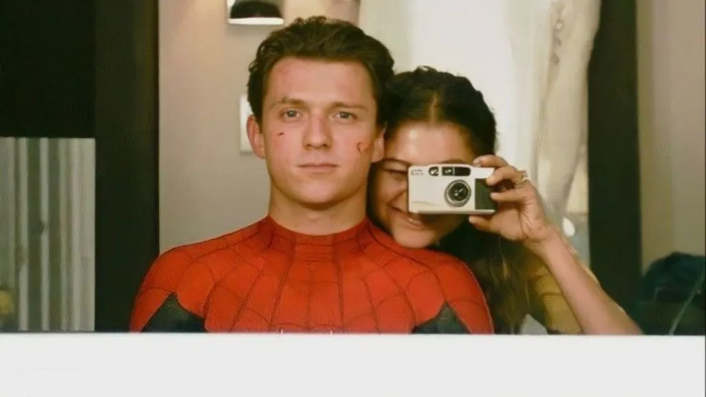 Tom Holland and Zendaya in June 2022 (Source: @tomholland2013)