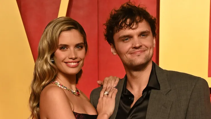 Sara Sampaio and Ray Nicholson attend the 2024 Vanity Fair Oscar Party Hosted By Radhika Jones at Wallis Annenberg Center for the Performing Arts on March 10, 2024 in Beverly Hills, California.