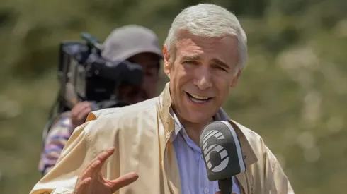 Leonardo Sbaraglia in "The Man Who Loved UFOs"