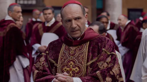 Ralph Fiennes in Conclave.