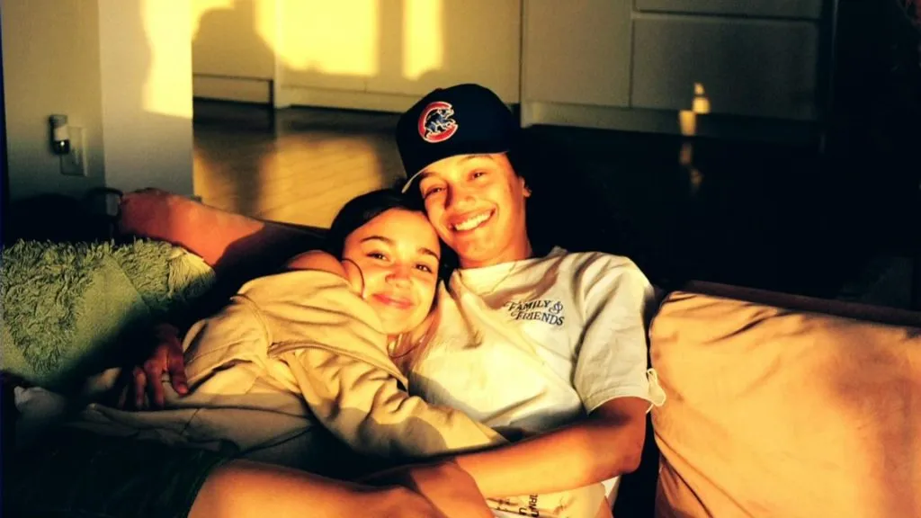 Madison Bailey and Mariah Linney (Source: @madisonbaileybabe)