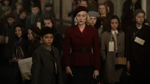 Elliott Heffernan and Saoirse Ronan in Blitz.