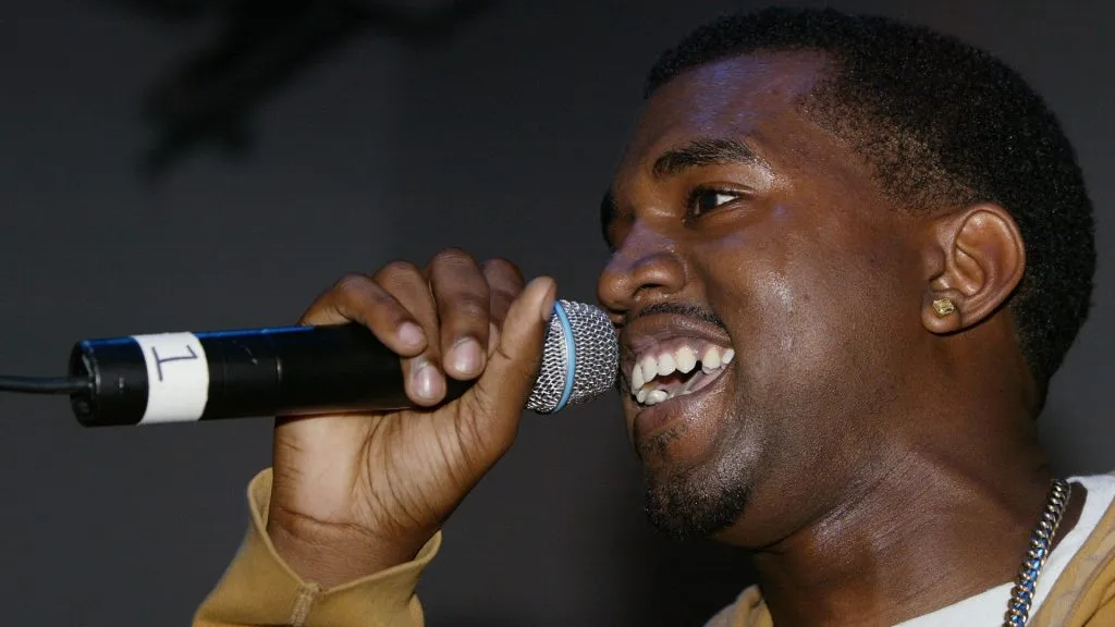 Musician Kanye West performs at the Fader 20 Pop Life Party at Diane Von Furstenberg NYC Studios December 5, 2003 in New York City. (Photo by Mark Mainz/Getty Images)
