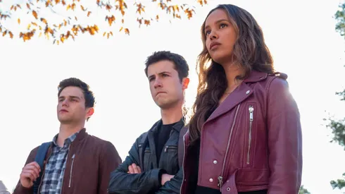 Brandon Flynn, Dylan Minnette and Alisha Boe in 13 Reasons Why