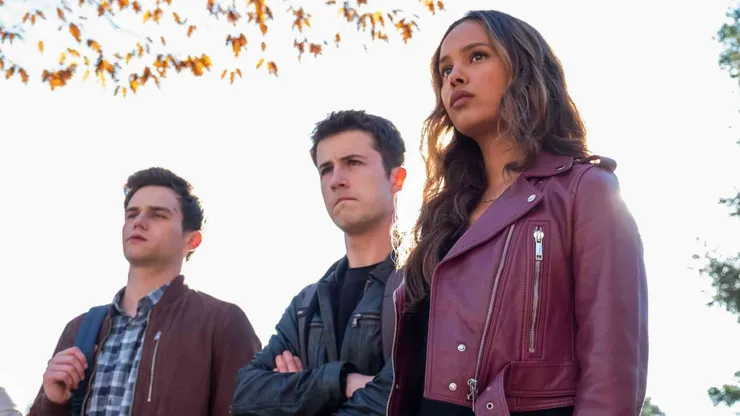 Brandon Flynn, Dylan Minnette and Alisha Boe in 13 Reasons Why