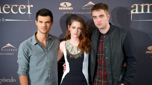Actors Taylor Lautner, Kristen Stewart and Robert Pattinson attend the "The Twilight Saga: Breaking Dawn - Part 2" (La Saga Crepusculo: Amanecer Parte 2) photocall at the Villamagna Hotel on November 15, 2012 in Madrid, Spain. (Photo by Carlos Alvarez/Getty Images)