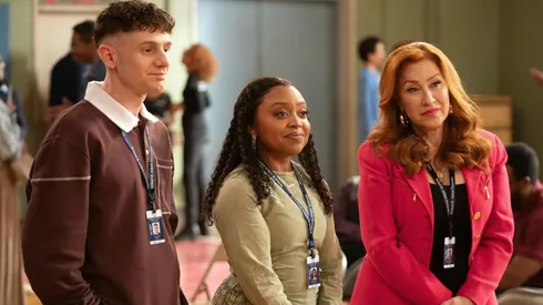 Lisa Ann Walter, Chris Perfetti, and Quinta Brunson in Primaria Abbott (2021)