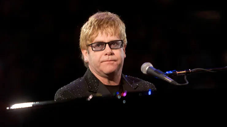 Elton John performs during the halftime show at the "NBA All-Star Game" at the First Union Center in Philadelphia, Pa. 2/10/02 Photo by Scott Gries/NBAE/Getty Images