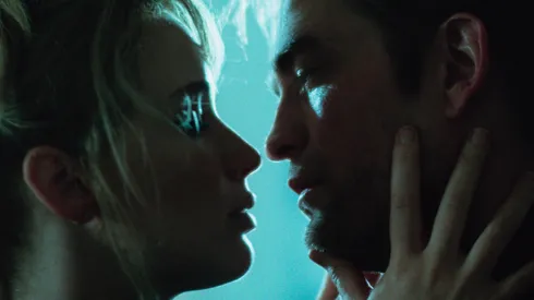 Robert Pattinson and Jennifer Lawrence in Die My Love.