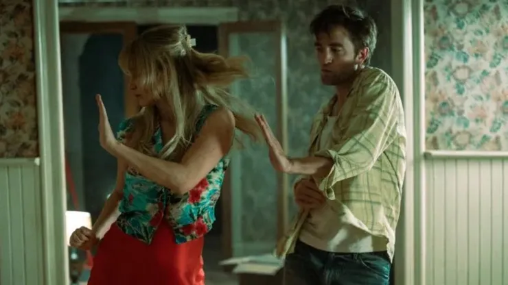 Robert Pattinson and Jennifer Lawrence in Die My Love.