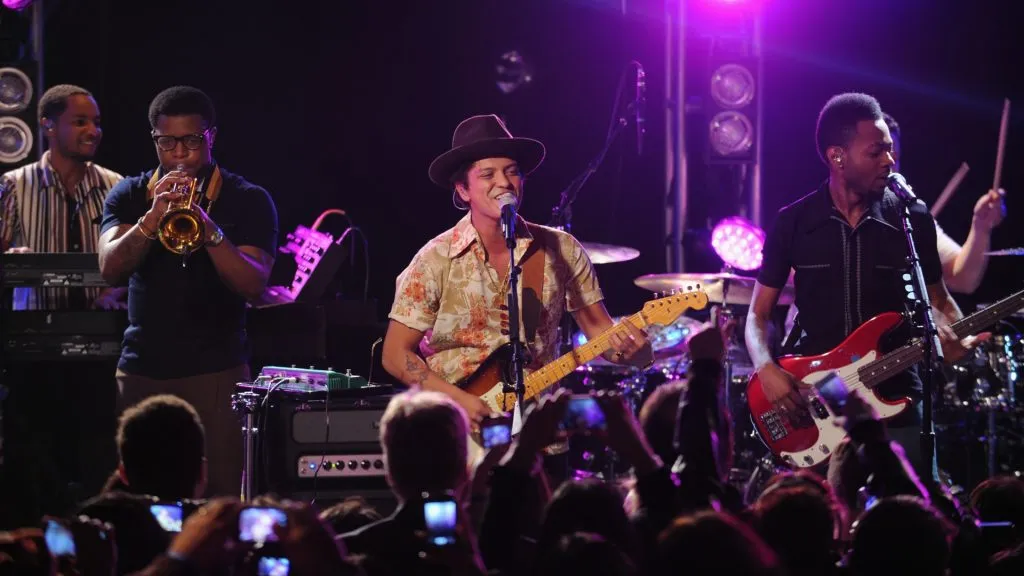 Bruno Mars performs onstage at iHeartRadio Live Presents Bruno Mars at the iHeartRadio Theater on December 11, 2012 in New York City. (Photo by Bryan Bedder/Getty Images for iHeart Radio)