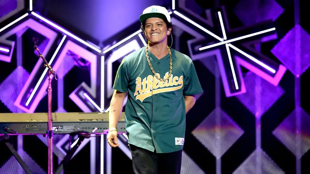 Singer Bruno Mars performs onstage during 102.7 KIIS FM’s Jingle Ball 2016 presented by Capital One at Staples Center on December 2, 2016 in Los Angeles, California. (Photo by Kevin Winter/Getty Images for iHeartMedia)