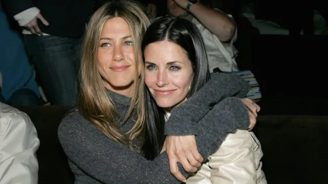 Jennifer Aniston and Courteney Cox (Source: Alberto E. Rodriguez/Getty Images)