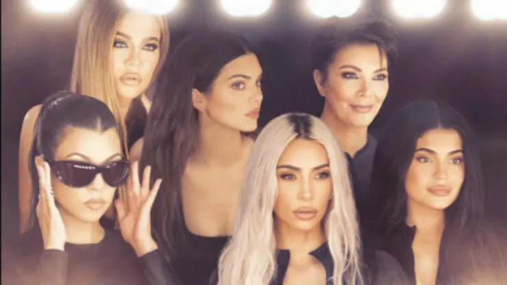 Kris Jenner, Kourtney Kardashian, Kim Kardashian, Kylie Jenner, Kendall Jenner, and Khloé Kardashian in The Kardashians (2022)