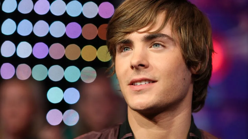 Actor Zac Efron visits MTV’s “TRL” at MTV Studios in Times Square on October 21, 2008 in New York City. (Photo by Bryan Bedder/Getty Images)
